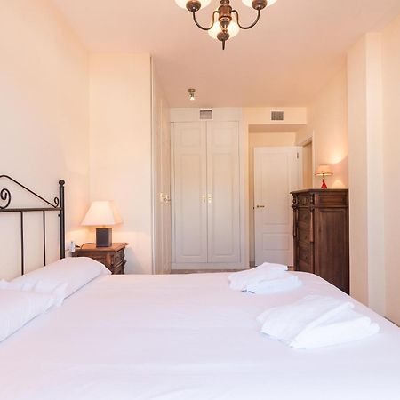 2233-Lovely 2 Bedrooms On The Beach, Pool And Port Manilva Luaran gambar