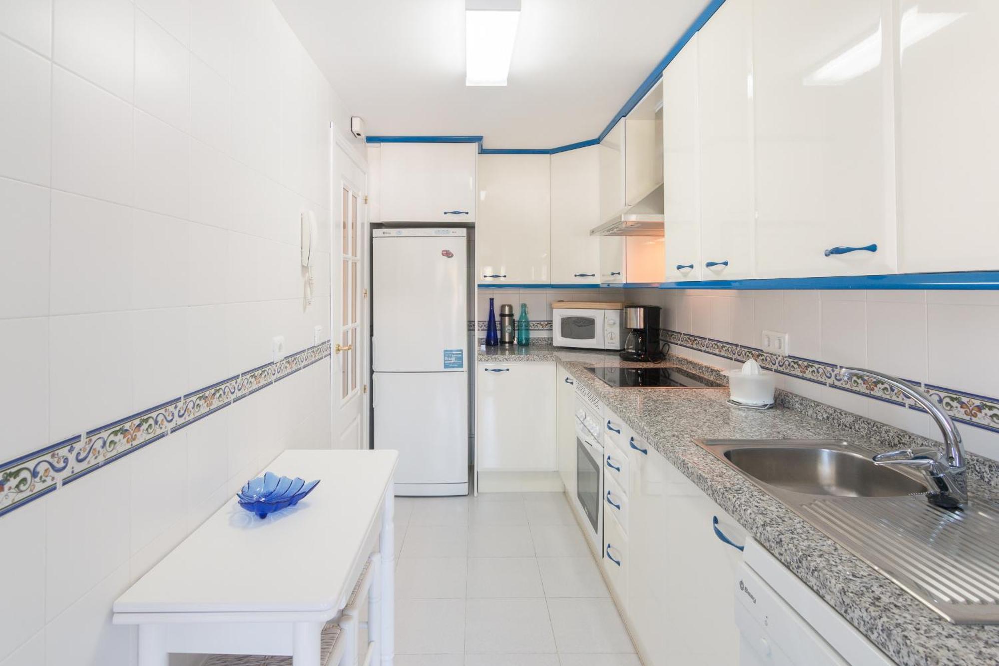 2233-Lovely 2 Bedrooms On The Beach, Pool And Port Manilva Luaran gambar